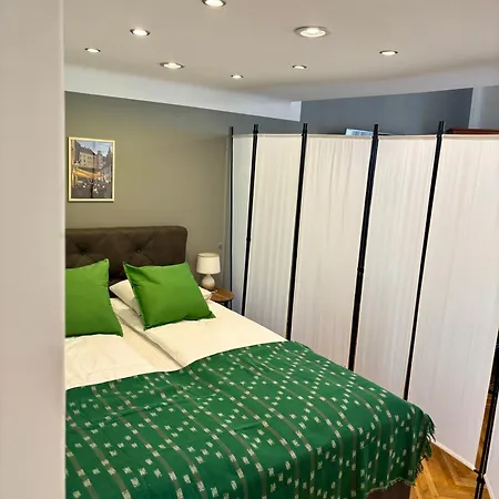 Apartamento Vintage Senacka 3 *